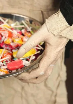 5 Foot Animatronic Greeter Old Lady Hag Decoration -Halloween Costumes Shop 5ft animated greeter old lady hag decoration alt 4